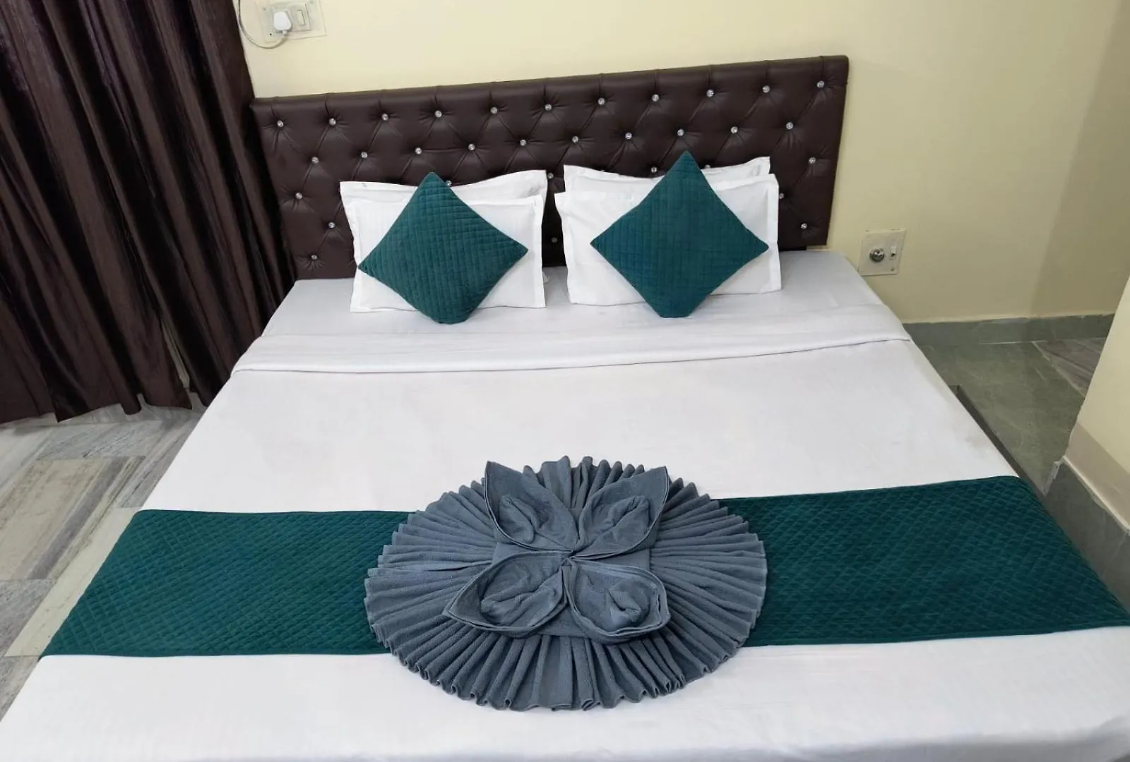 Hotel Kashi Paradise 300 Mtr Walking From Kashi Vishwanath Temple 瓦拉纳西 印度