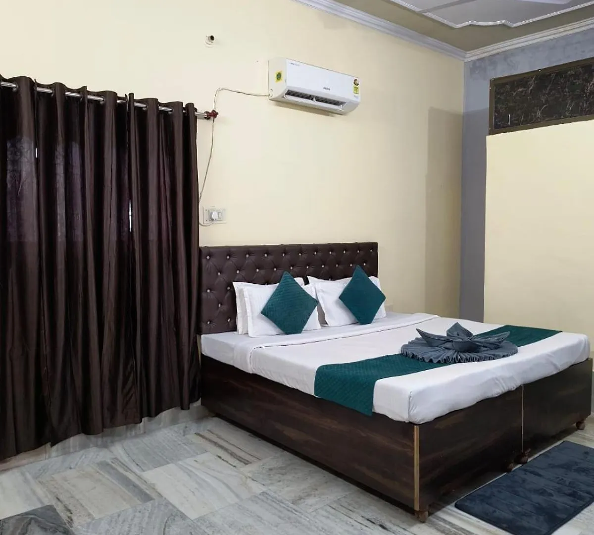 ורנאסי Hotel Kashi Paradise 300 Mtr Walking From Kashi Vishwanath Temple 3*,