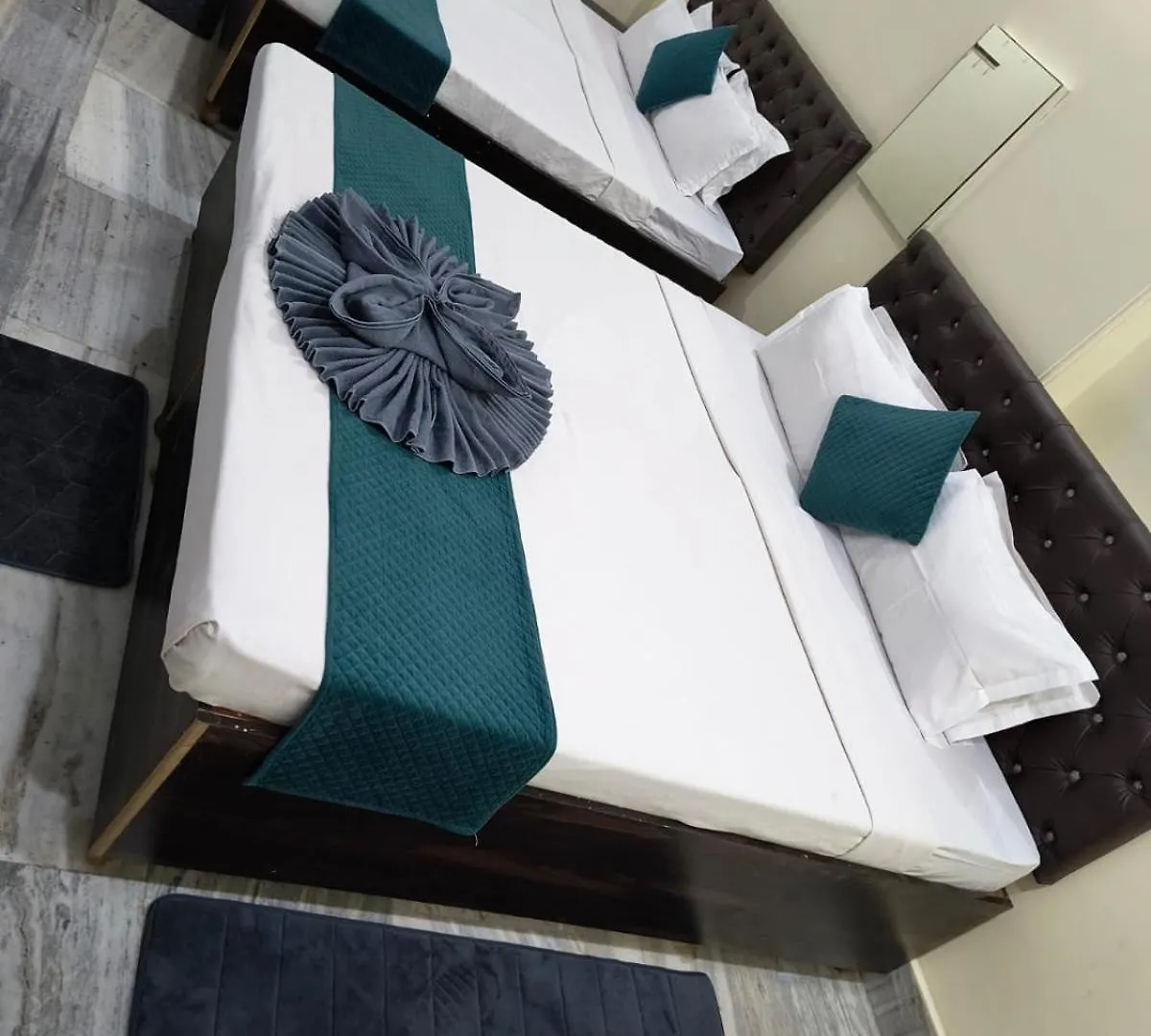 ***  ורנאסי Hotel Kashi Paradise 300 Mtr Walking From Kashi Vishwanath Temple הודו