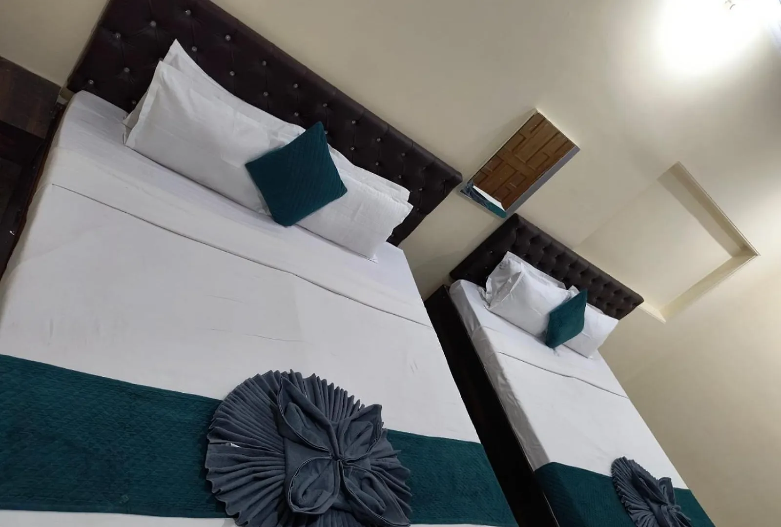 ***  ורנאסי Hotel Kashi Paradise 300 Mtr Walking From Kashi Vishwanath Temple הודו