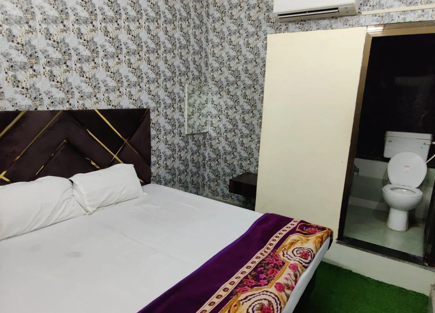 ורנאסי Hotel Kashi Paradise 300 Mtr Walking From Kashi Vishwanath Temple הודו